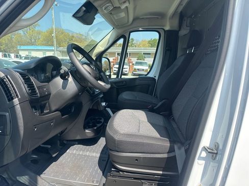 Used 2024 RAM ProMaster 2500 image 9