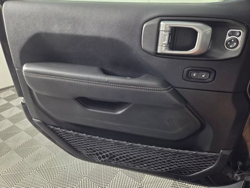 Used 2019 Jeep Wrangler Unlimited Sahara AWD/4WD image 20