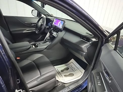 Used 2023 Toyota Venza XLE AWD/4WD image 15