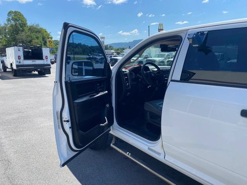 Used 2018 RAM 3500 Tradesman AWD/4WD image 8
