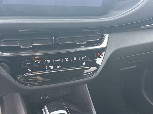 Used 2024 Buick Envista Avenir image 31