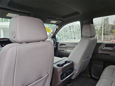 Used 2023 GMC Sierra 1500 SLT w/ SLT Premium Package image 11