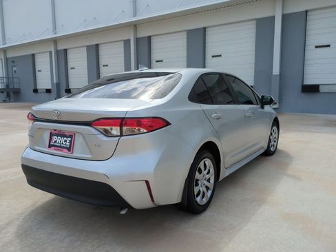 Used 2025 Toyota Corolla LE image 5