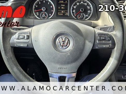 Used 2017 Volkswagen Tiguan S image 35