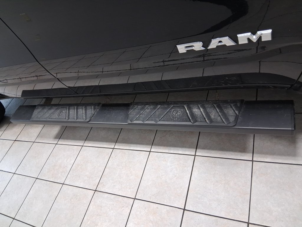 Used 2021 RAM 1500 Laramie AWD/4WD image 32