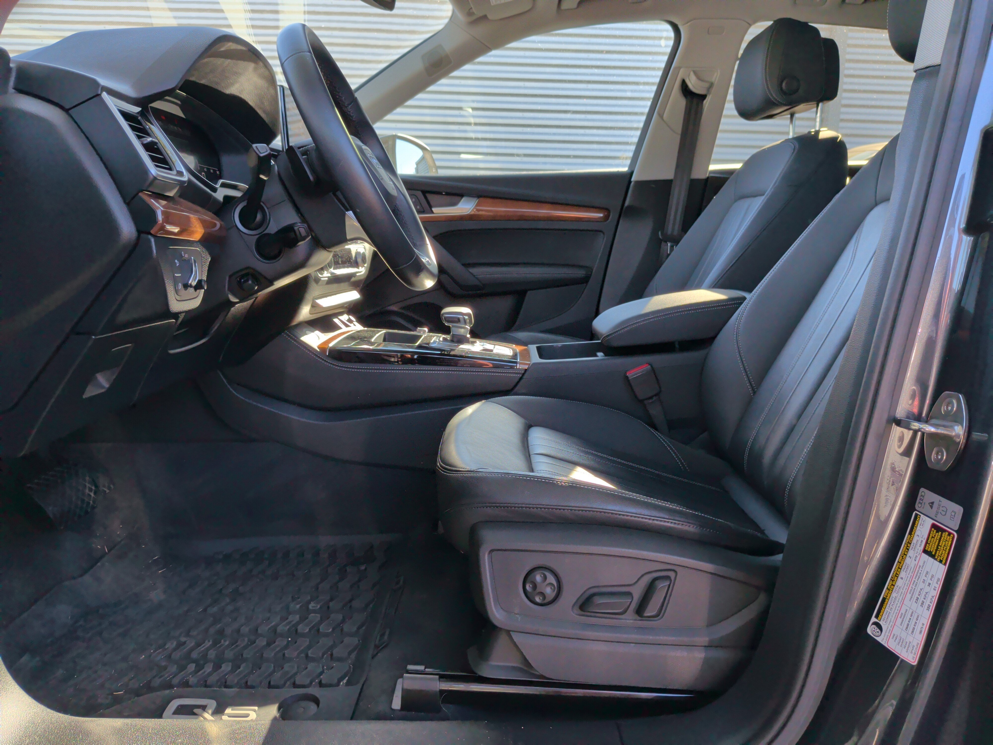 Used 2023 Audi Q5 2.0T Premium Plus AWD/4WD image 16