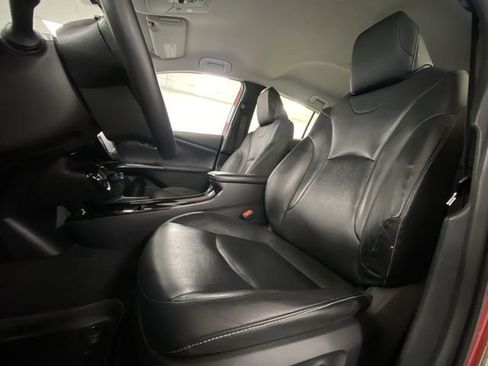 Used 2020 Toyota Prius Prime XLE image 2