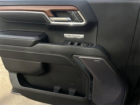 Used 2022 GMC Sierra 1500 Denali w/ Denali Reserve Package image 25