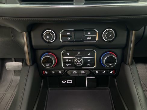 Used 2024 Chevrolet Tahoe High Country image 16