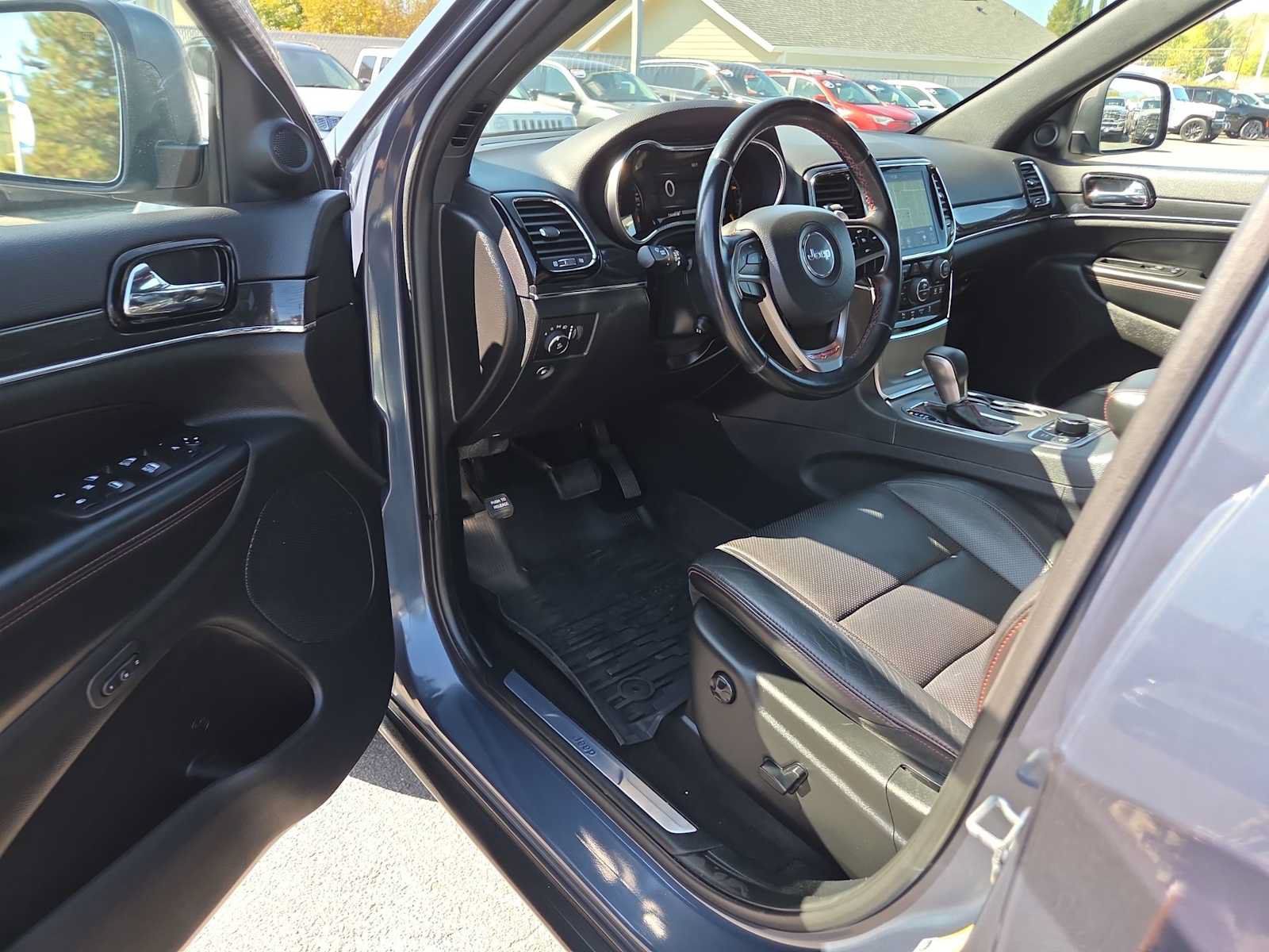 Used 2019 Jeep Grand Cherokee Trailhawk w/ Trailhawk Luxury Group AWD/4WD image 10