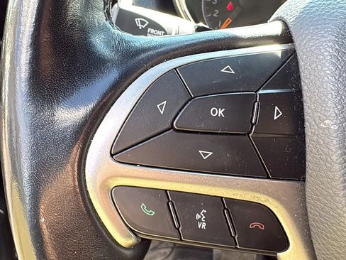 Used 2020 Jeep Grand Cherokee Laredo w/ Security & Convenience Group AWD/4WD image 24