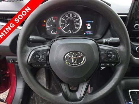 Used 2022 Toyota Corolla LE image 6