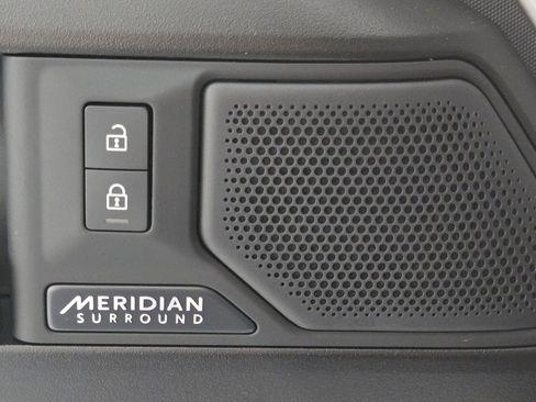 New 2026 Land Rover Defender 110 OCTA image 22