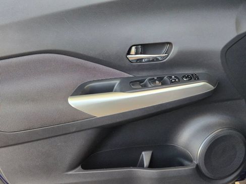 Used 2019 Nissan Kicks SV FWD image 11
