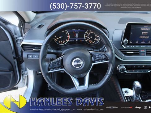 Used 2024 Nissan Altima 2.5 SR FWD image 16