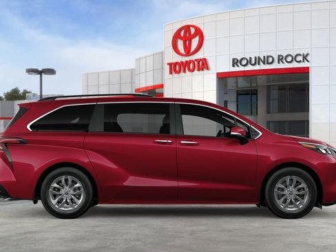 New 2026 Toyota Sienna XLE image 12