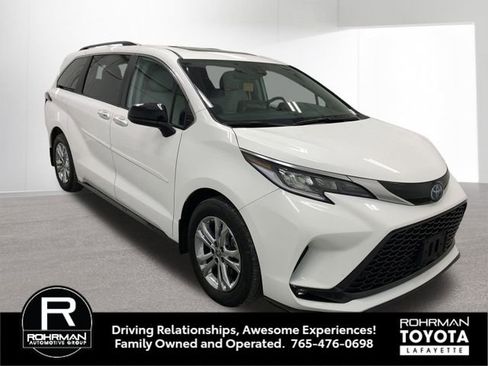 Used 2023 Toyota Sienna XSE w/ XSE Plus Package AWD/4WD image 10