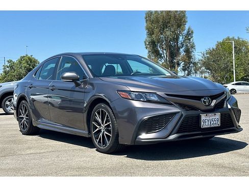 Used 2023 Toyota Camry SE FWD image 6