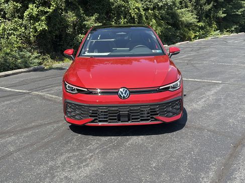 Used 2026 Volkswagen GTI SE FWD image 2