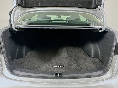Used 2024 Toyota Corolla LE FWD image 27
