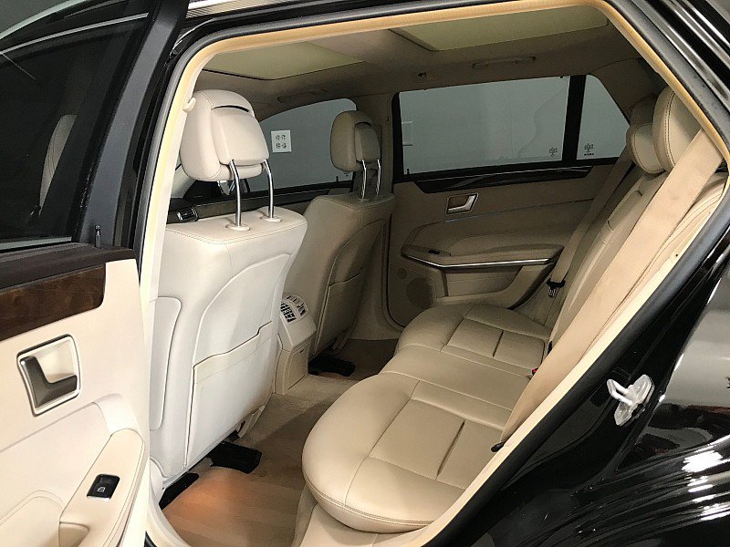 Used 2016 Mercedes-Benz E 350 4MATIC Wagon w/ Premium Package image 19