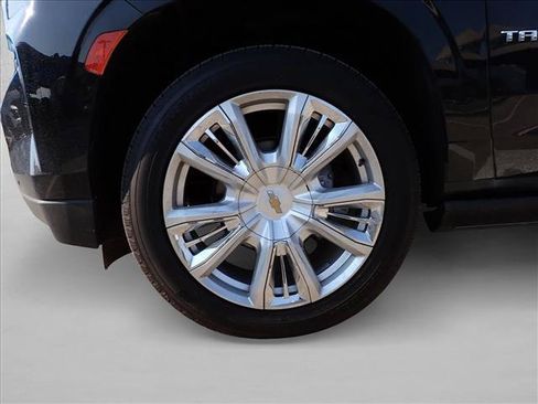 Used 2023 Chevrolet Tahoe High Country w/ Premium Package 2 AWD/4WD image 7