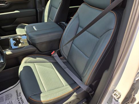New 2026 GMC Yukon XL AT4 w/ AT4 Premium Plus Package AWD/4WD image 9