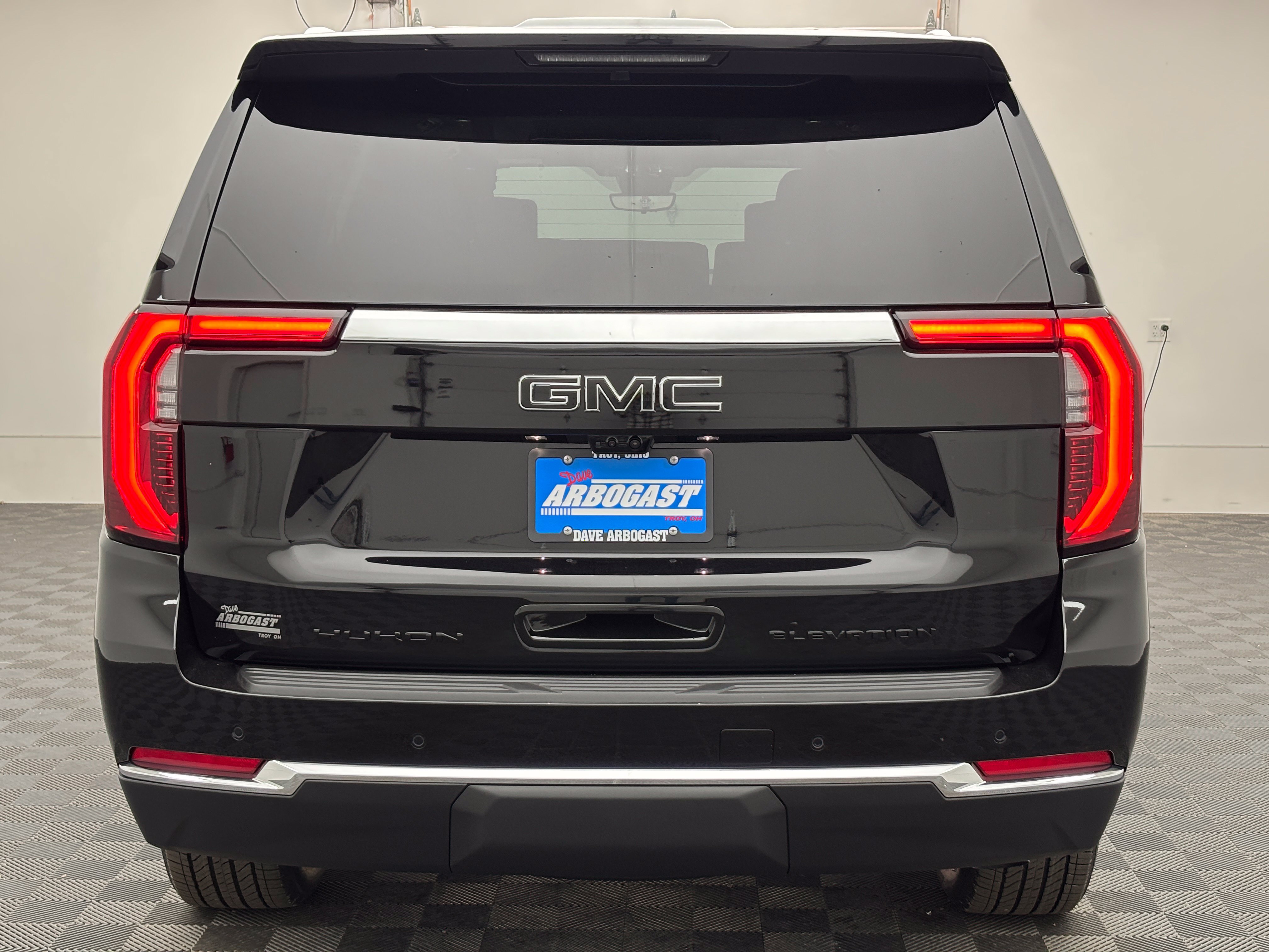 New 2026 GMC Yukon Elevation w/ Elevation Premium Package AWD/4WD image 12