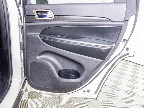 Used 2017 Jeep Grand Cherokee Limited image 42