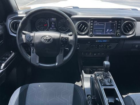 Used 2022 Toyota Tacoma TRD Sport w/ Technology Package RWD image 11
