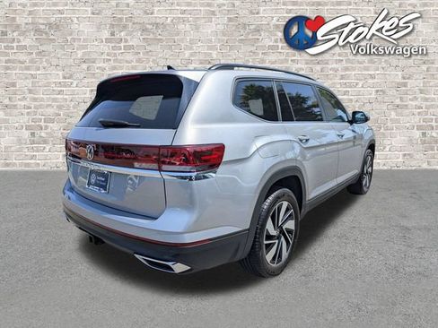 Certified 2025 Volkswagen Atlas SE FWD image 4