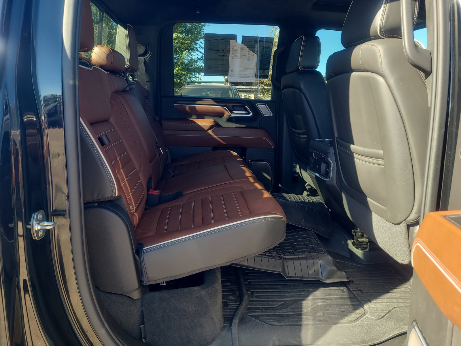 Used 2024 GMC Sierra 2500 Denali Ultimate w/ LPO, GMC Protection Package AWD/4WD image 18
