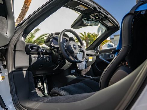 New 2026 McLaren Artura Spider image 8