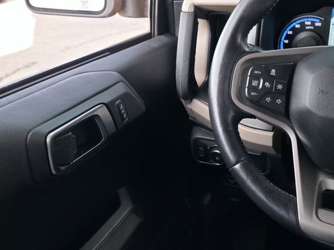 Used 2022 Ford Bronco Wildtrak image 40