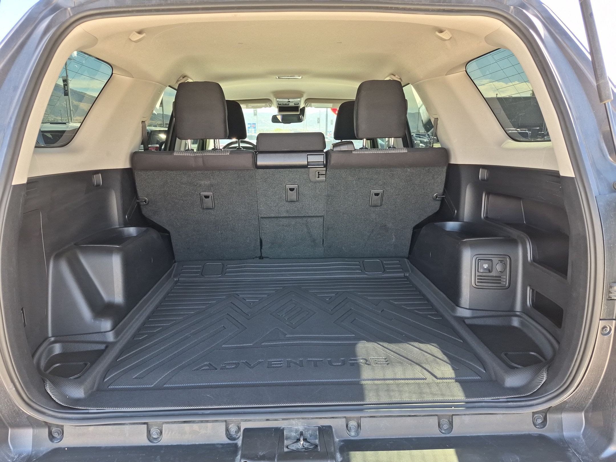 Used 2022 Toyota 4Runner SR5 AWD/4WD image 34