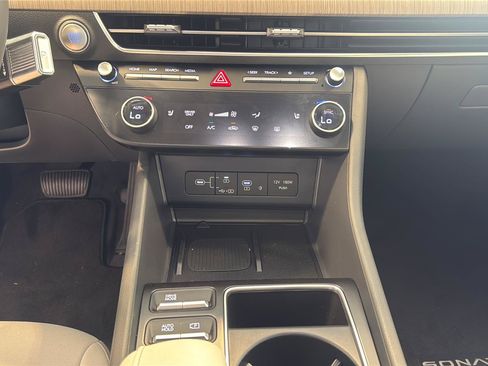 Used 2026 Hyundai Sonata SEL FWD image 24
