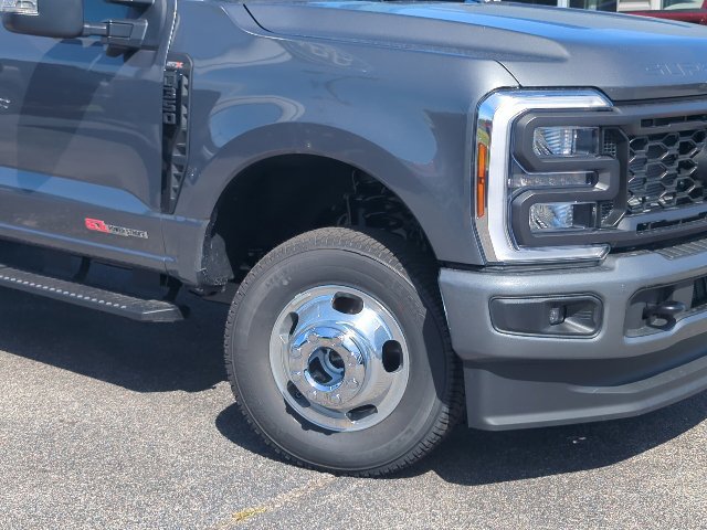 New 2027 Ford F350 XL w/ STX Appearance Package AWD/4WD image 2