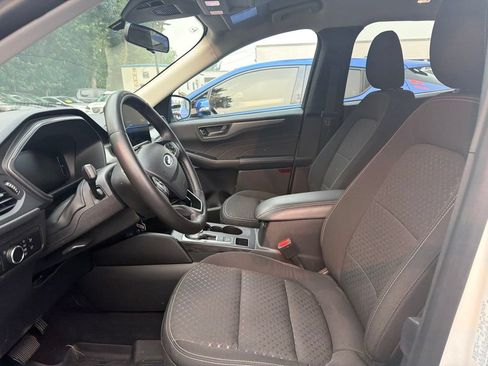 Used 2023 Ford Escape Active w/ Tech Pack #1 AWD/4WD image 9