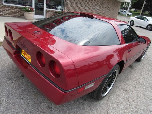 Used 1989 Chevrolet Corvette Coupe RWD image 10