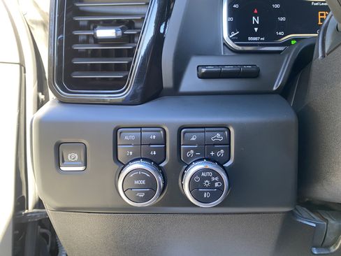 Used 2024 GMC Sierra 2500 AT4X image 19