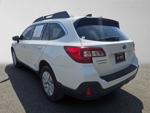 Used 2018 Subaru Outback 2.5i Premium AWD/4WD image 5