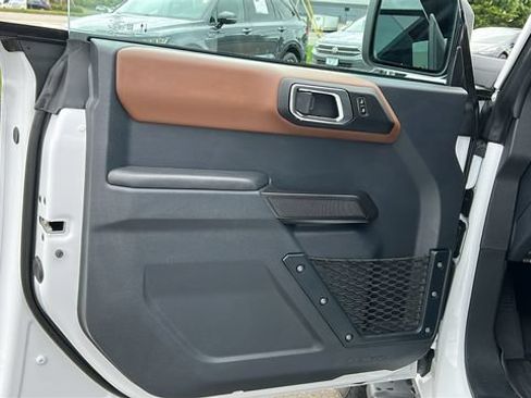 Used 2024 Ford Bronco Outer Banks AWD/4WD image 9