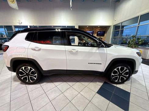 Used 2022 Jeep Compass Limited w/ Sun and Sound Group AWD/4WD image 14
