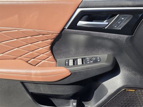 New 2025 Mitsubishi Outlander SEL image 17