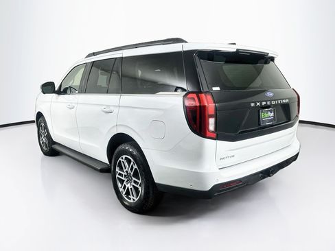 Used 2025 Ford Expedition Active AWD/4WD image 5