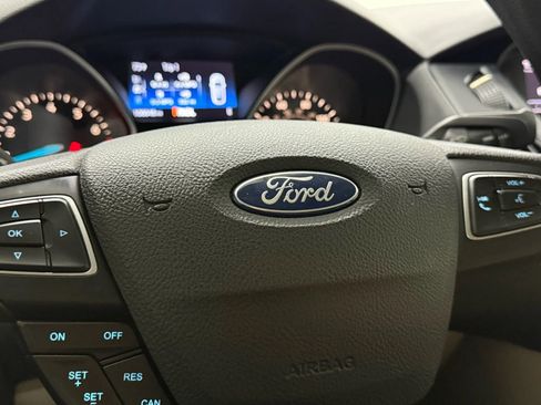 Used 2015 Ford Focus SE image 24