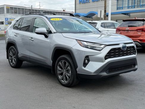 Used 2024 Toyota RAV4 XLE Premium w/ Weather Package AWD/4WD image 32