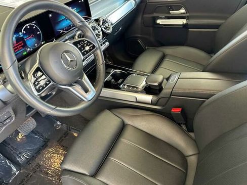 Used 2023 Mercedes-Benz EQB 300 4MATIC image 10