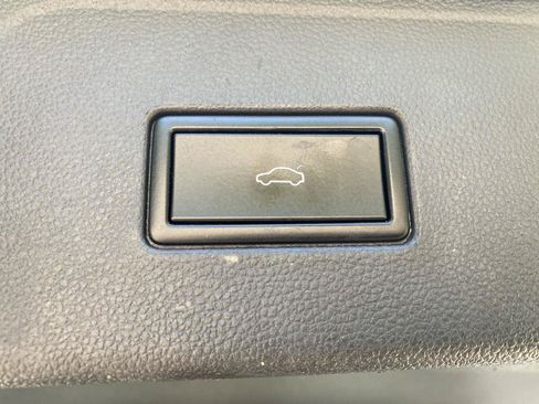 Used 2018 Volkswagen Atlas SEL Premium AWD/4WD image 34