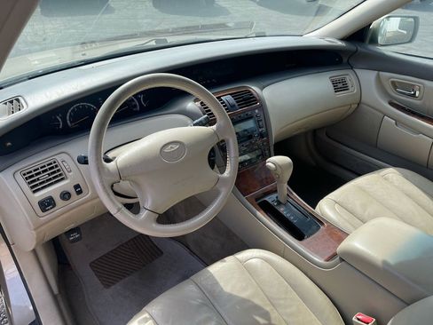 Used 2000 Toyota Avalon XLS FWD image 9